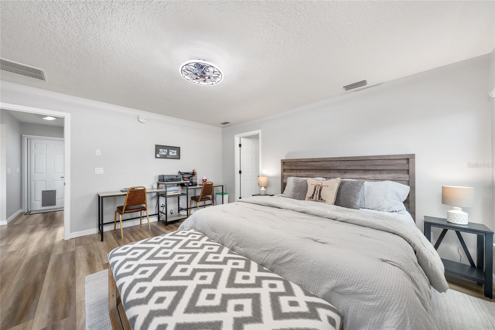 Image 32 of 82 For 5402 76th Court