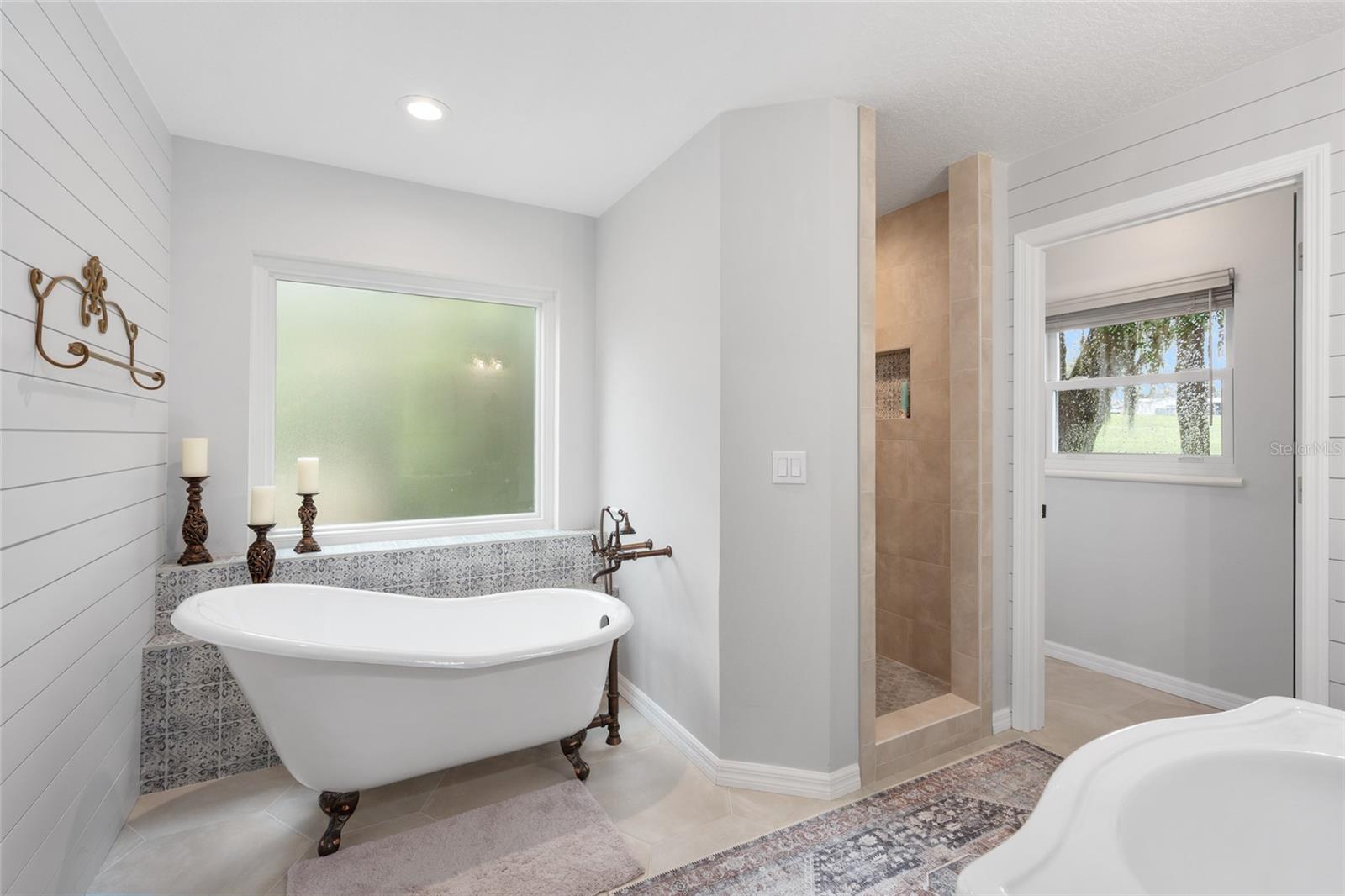 Image 33 of 82 For 5402 76th Court