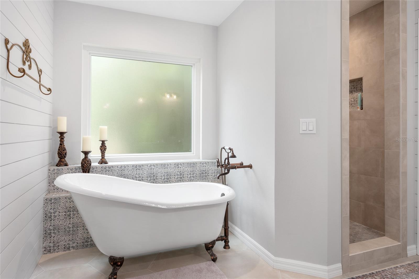 Image 34 of 82 For 5402 76th Court