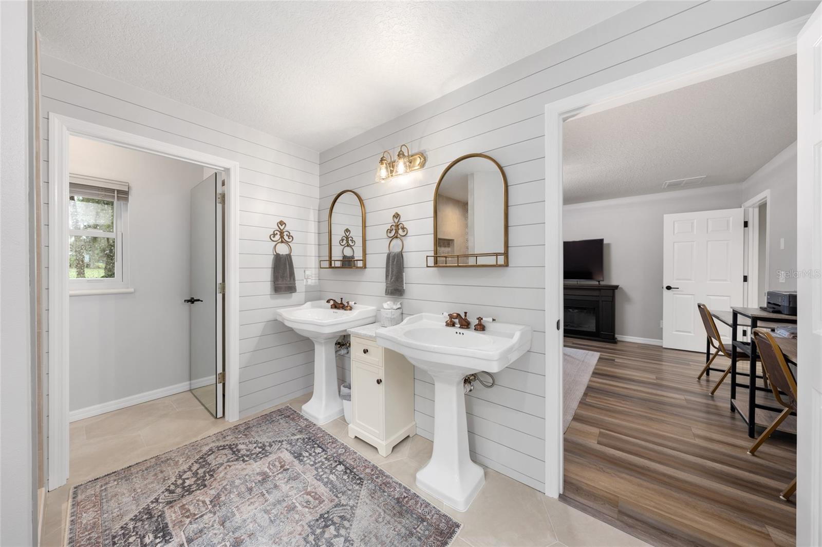 Image 37 of 82 For 5402 76th Court