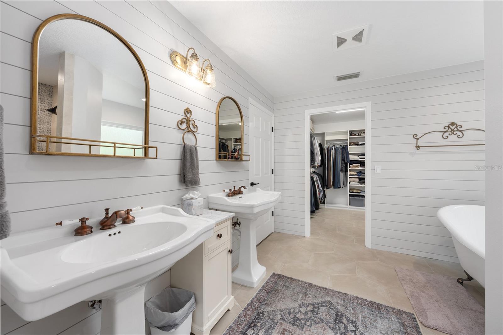 Image 39 of 82 For 5402 76th Court