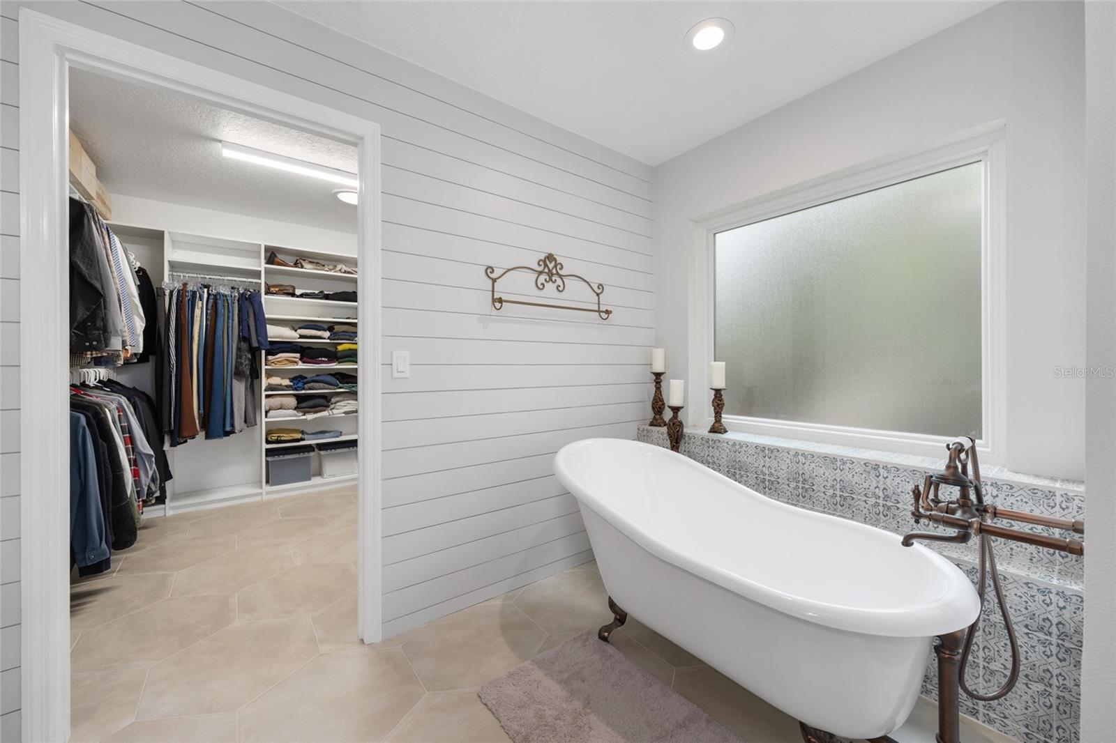 Image 42 of 82 For 5402 76th Court