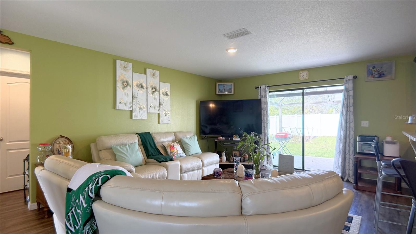 Image 18 of 25 For 35901 Joewood Avenue