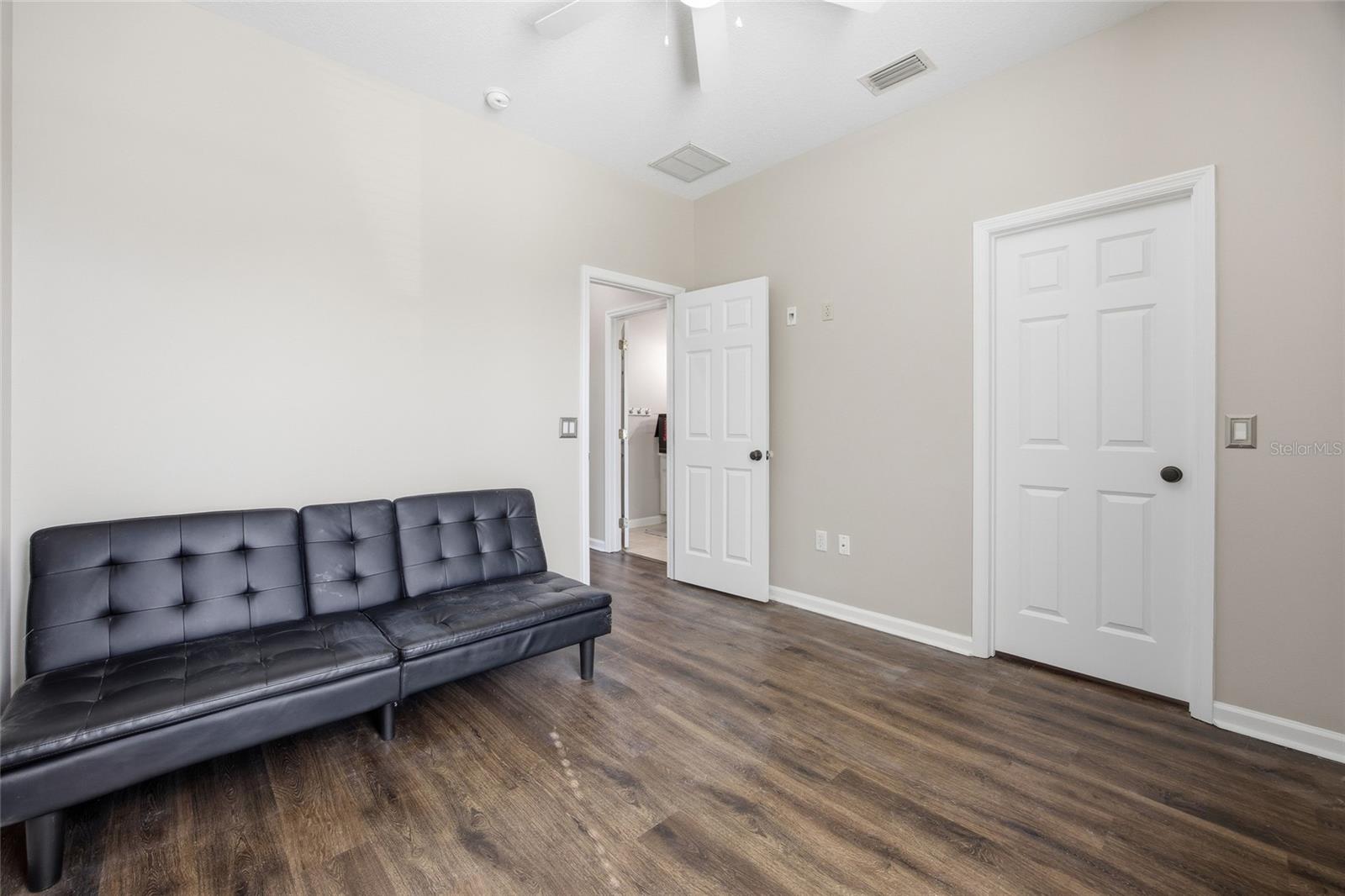 Image 11 of 49 For 4325 106th Street