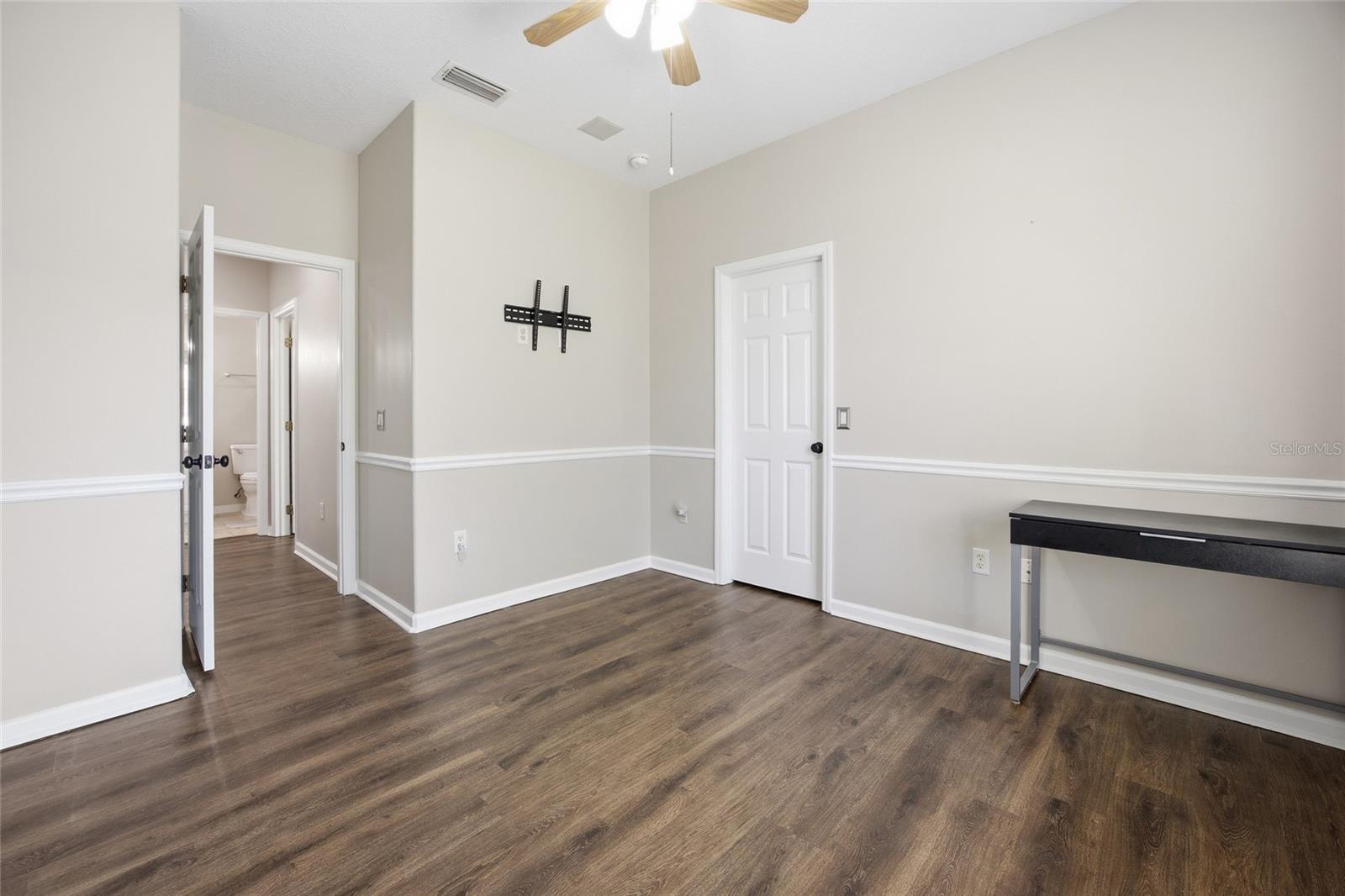 Image 14 of 49 For 4325 106th Street