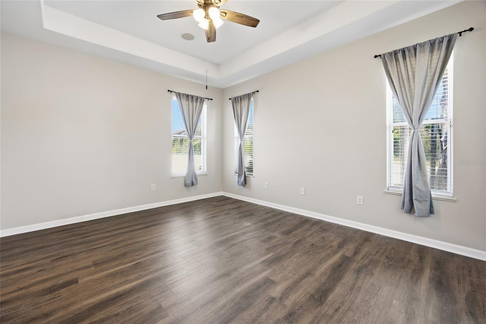 Image 15 of 49 For 4325 106th Street