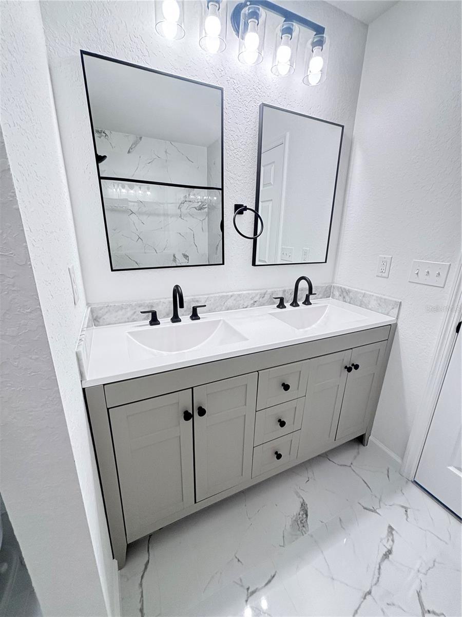 Image 11 of 18 For 23711 Rainbow Lakes Boulevard