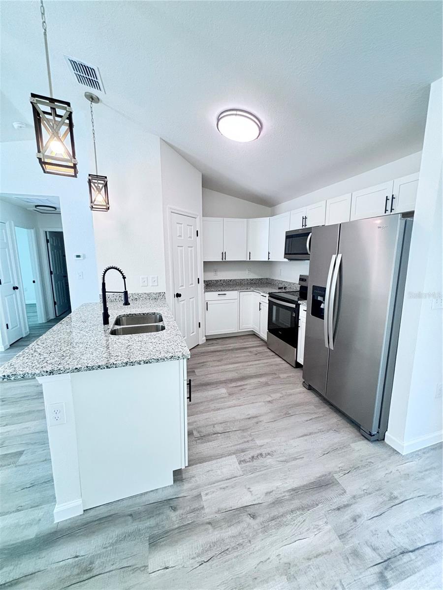 Image 5 of 18 For 23711 Rainbow Lakes Boulevard