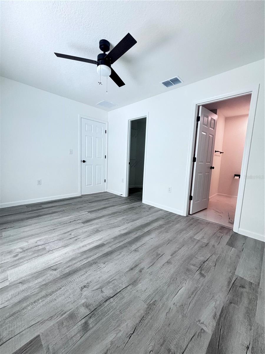 Image 7 of 18 For 23711 Rainbow Lakes Boulevard