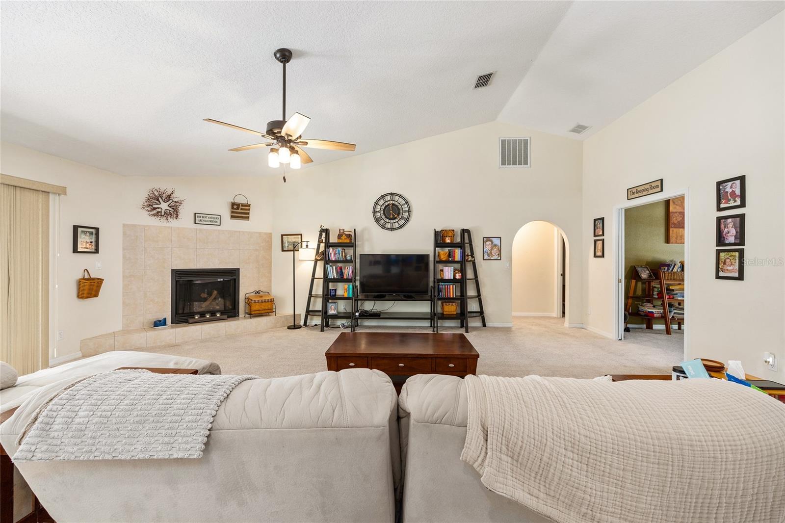 Image 21 of 46 For 4515 6th Circle