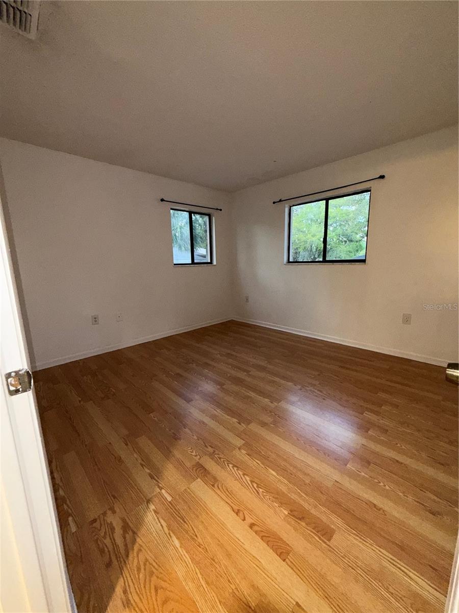 Image 17 of 28 For 2853 32nd Avenue Sw