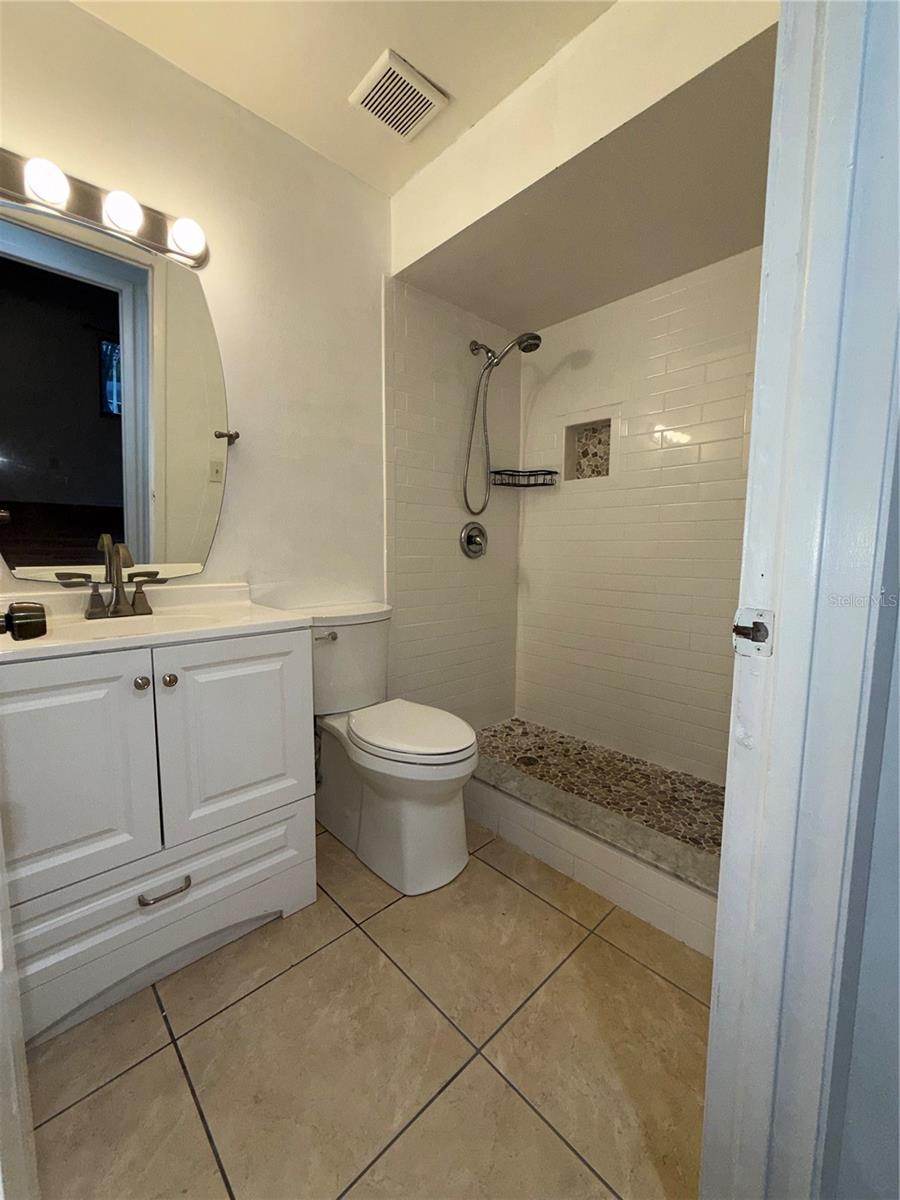 Image 22 of 28 For 2853 32nd Avenue Sw