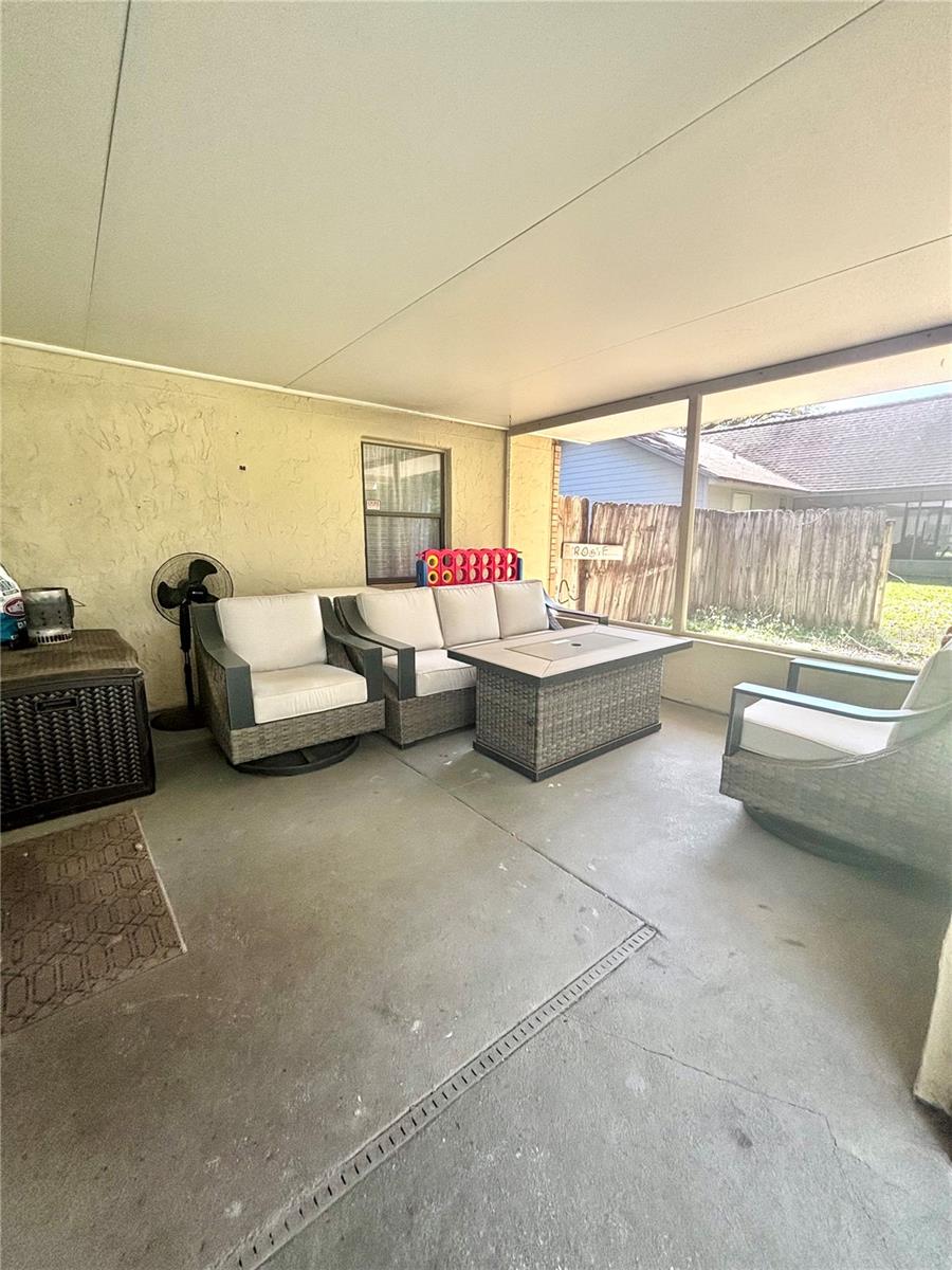 Image 17 of 21 For 420 52nd Court