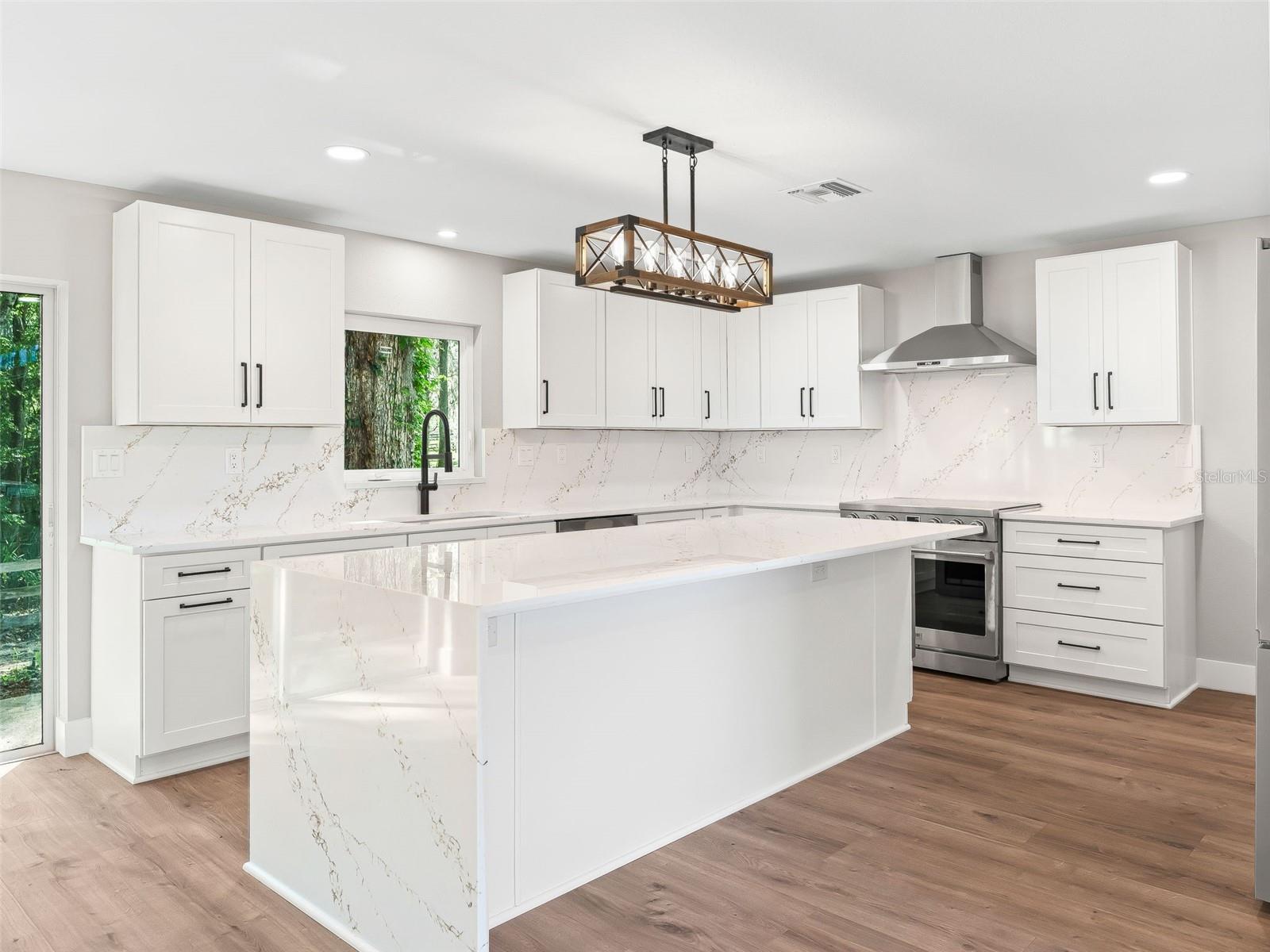 Image 10 of 59 For 8251 136th Avenue Road