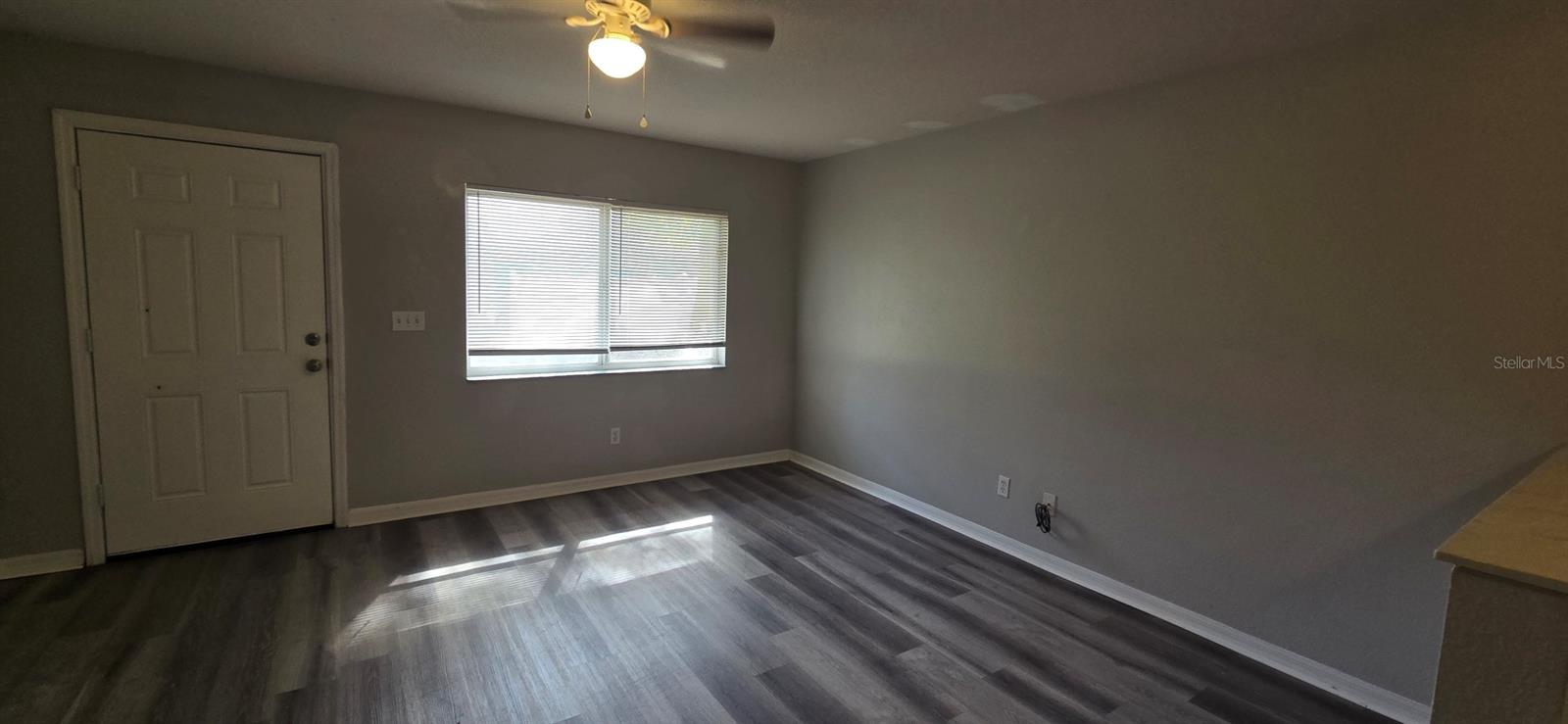 Image 2 of 9 For 2911 52nd Avenue 3