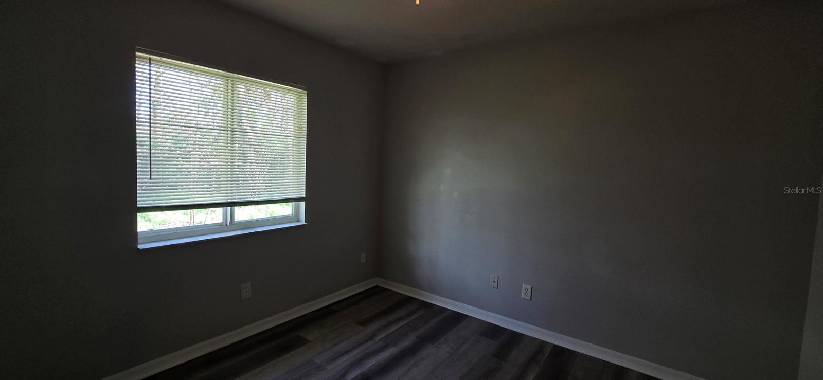 Image 7 of 9 For 2911 52nd Avenue 3