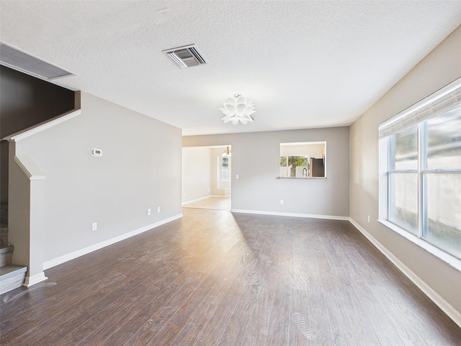 Image 13 of 39 For 8361 Silverbell Loop