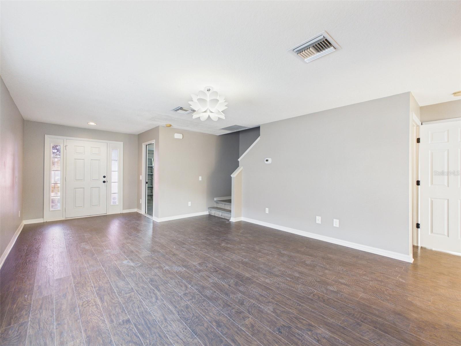 Image 17 of 39 For 8361 Silverbell Loop