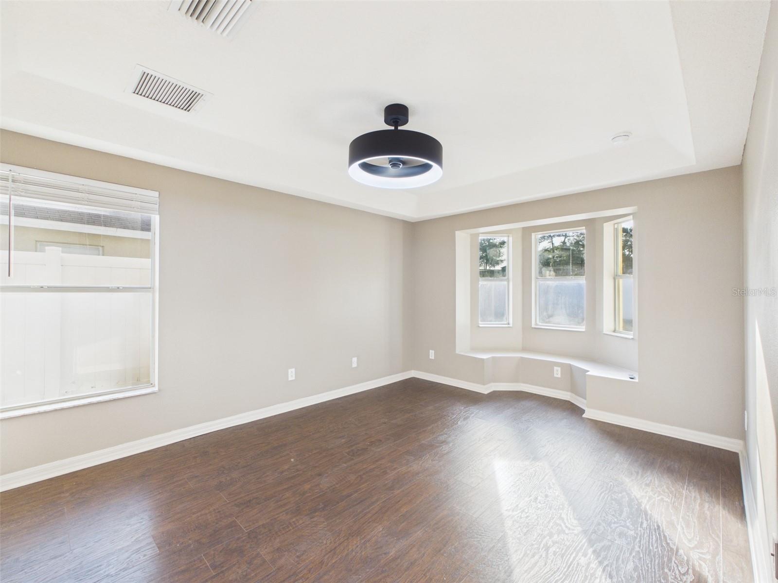 Image 19 of 39 For 8361 Silverbell Loop