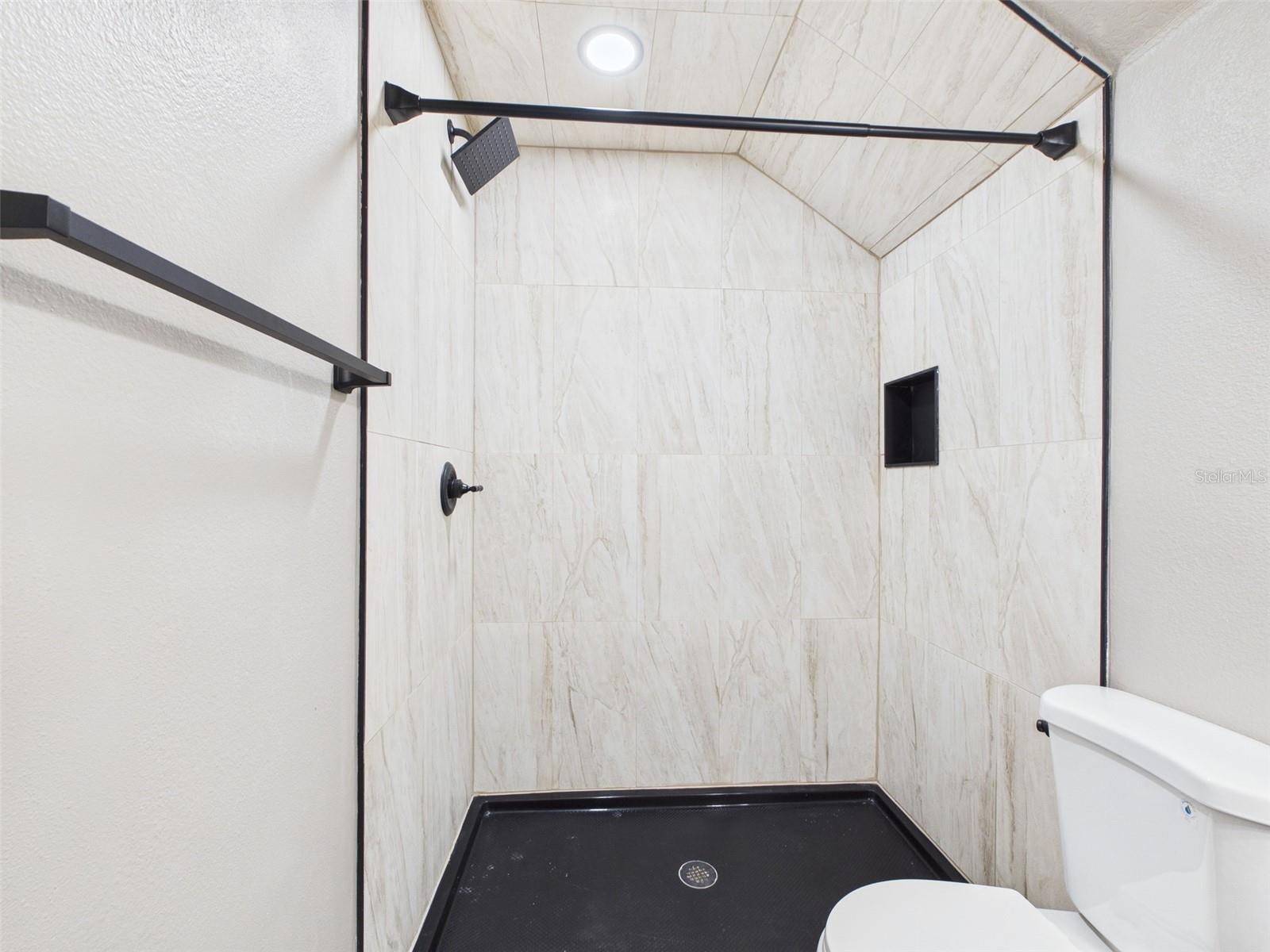 Image 28 of 39 For 8361 Silverbell Loop