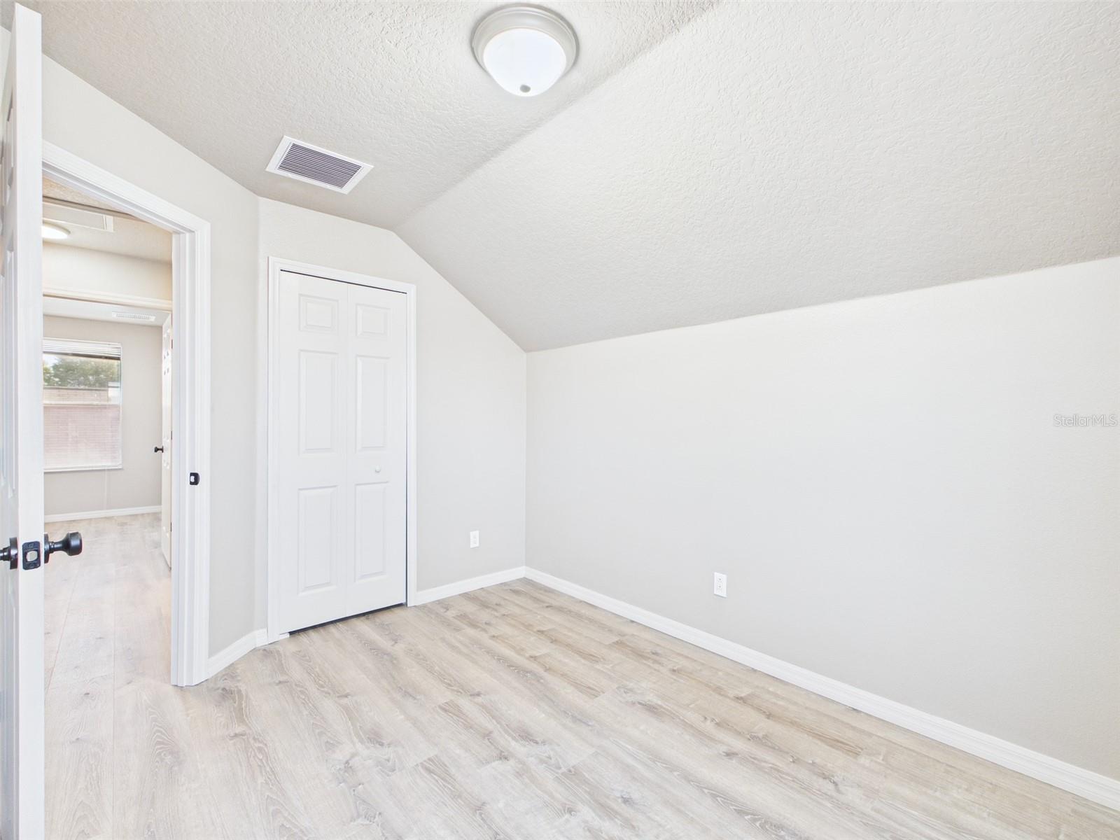 Image 30 of 39 For 8361 Silverbell Loop