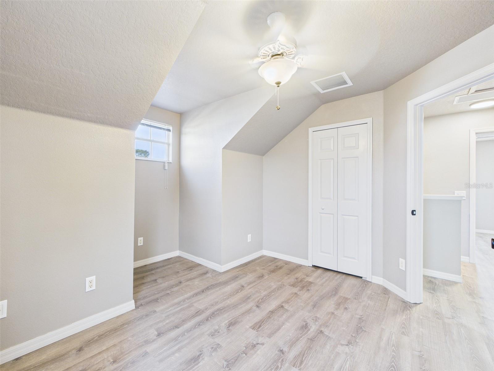 Image 32 of 39 For 8361 Silverbell Loop