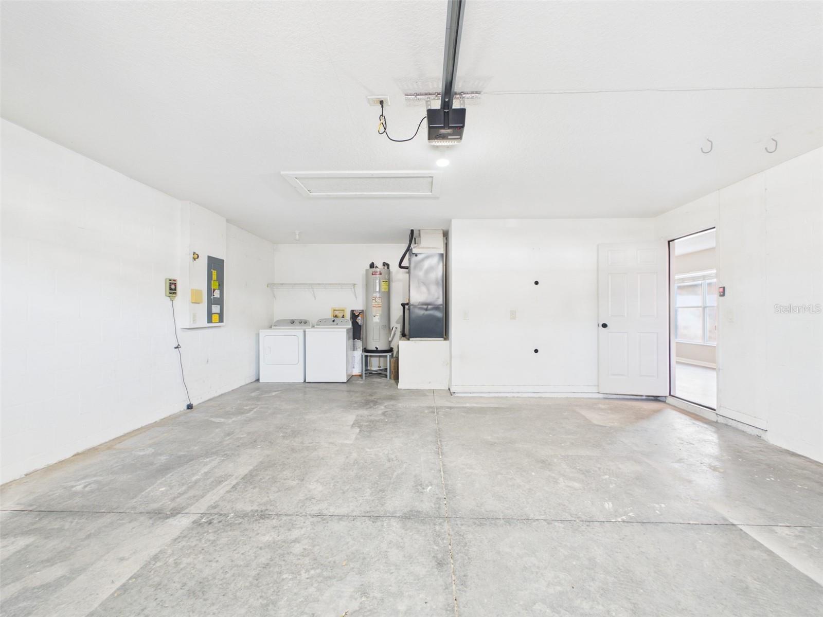 Image 34 of 39 For 8361 Silverbell Loop