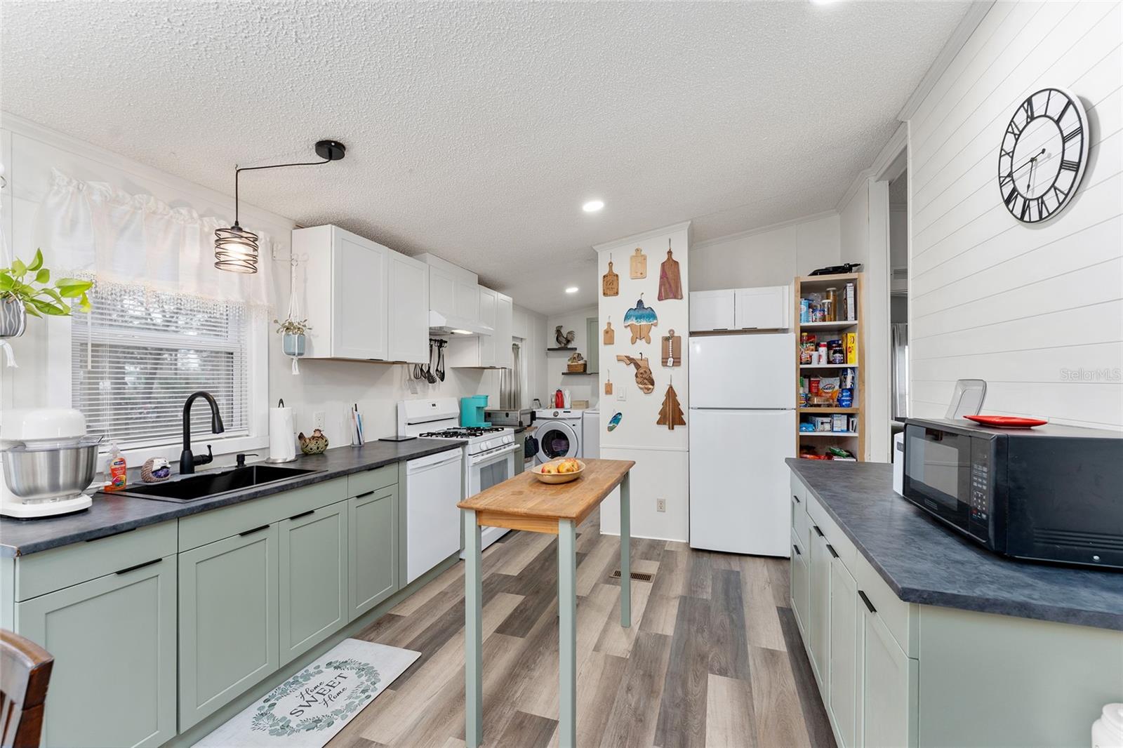 Image 17 of 45 For 12310 86th Avenue