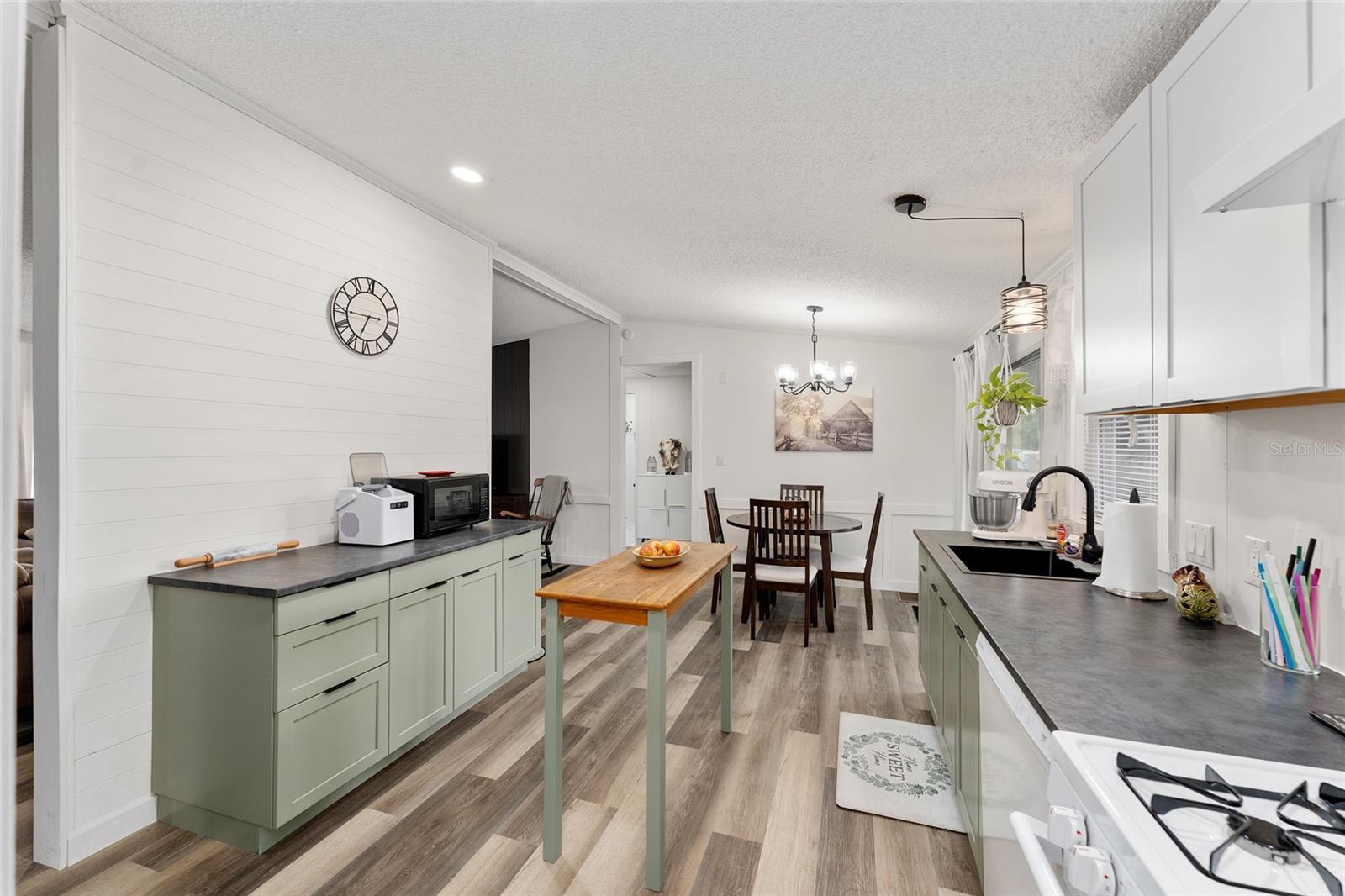 Image 19 of 45 For 12310 86th Avenue