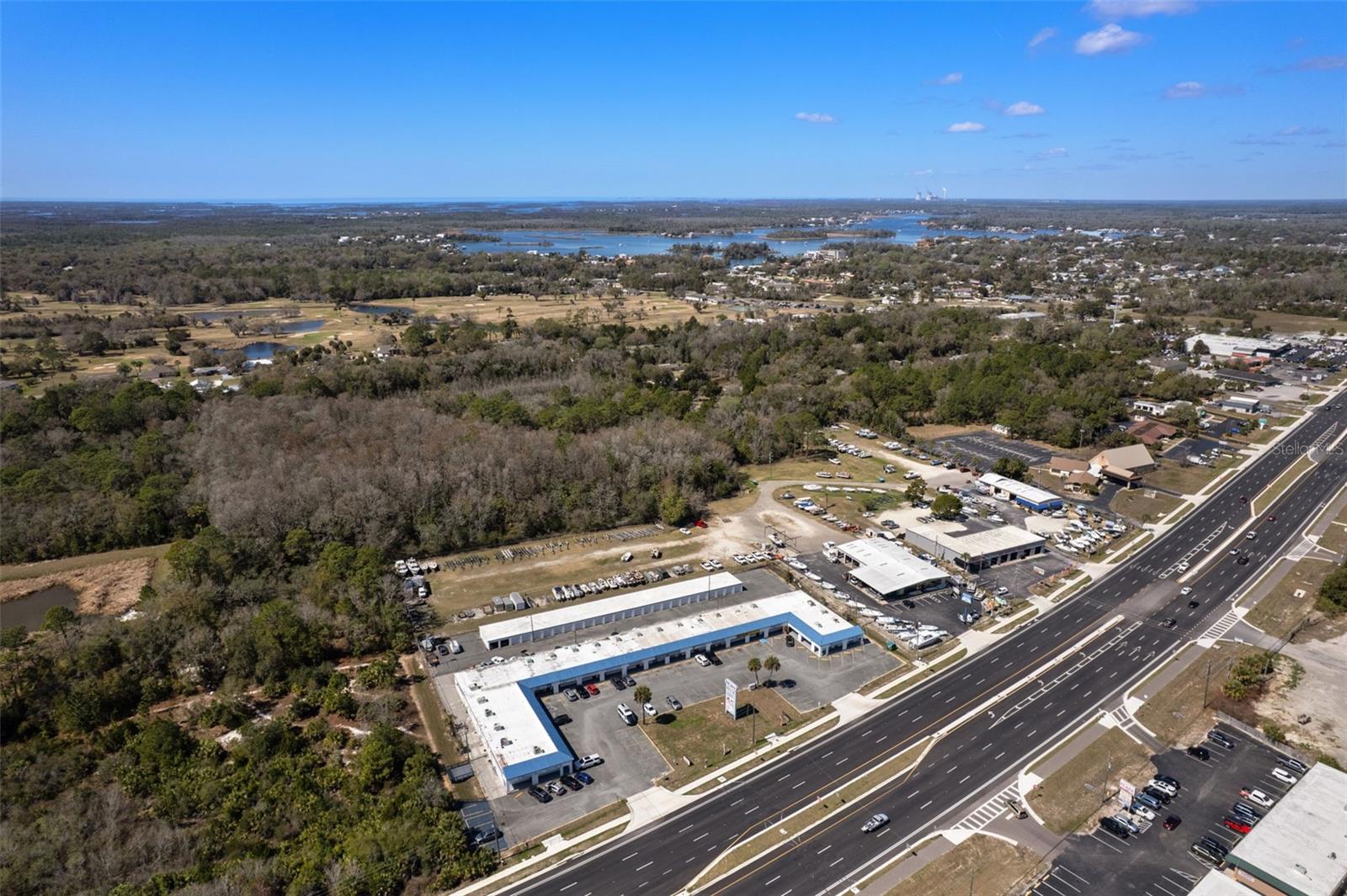 Image 16 of 25 For 940 Suncoast Boulevard