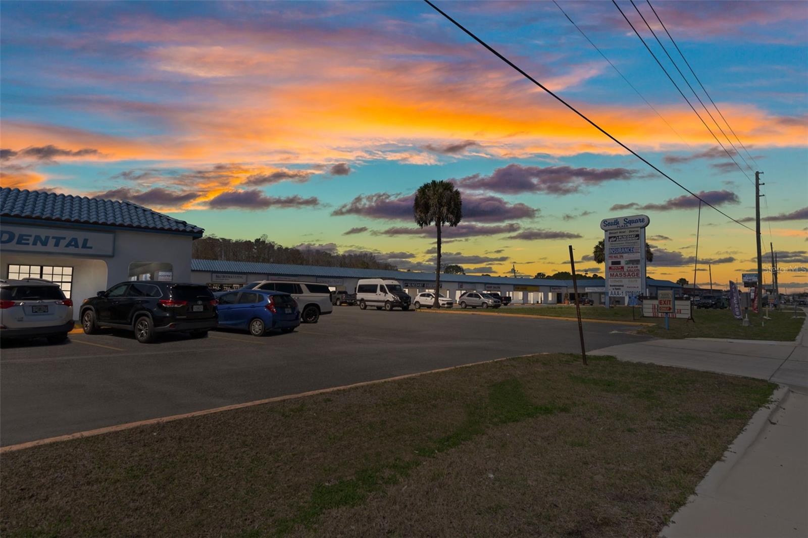 Image 3 of 25 For 940 Suncoast Boulevard