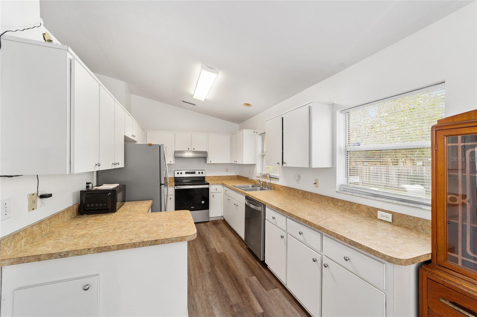 Image 11 of 34 For 6425 12th Avenue