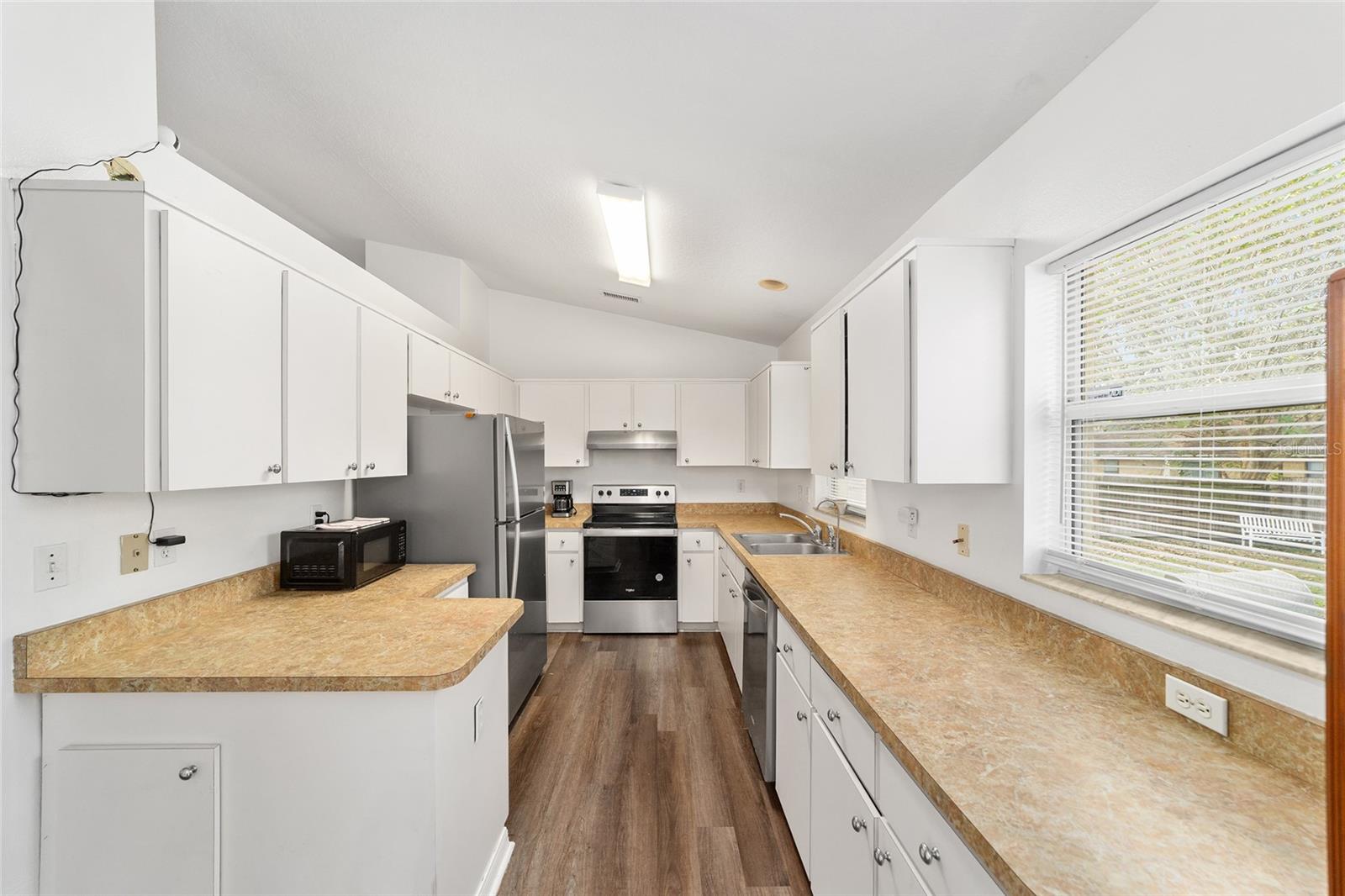 Image 12 of 34 For 6425 12th Avenue