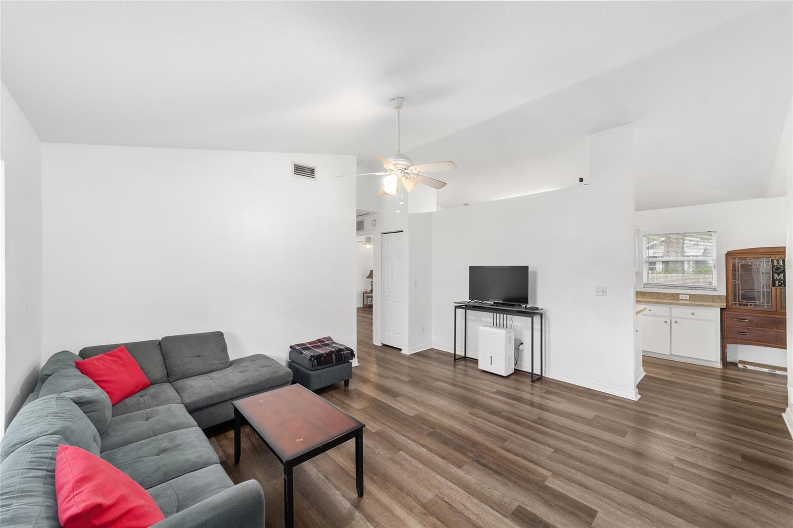 Image 7 of 34 For 6425 12th Avenue