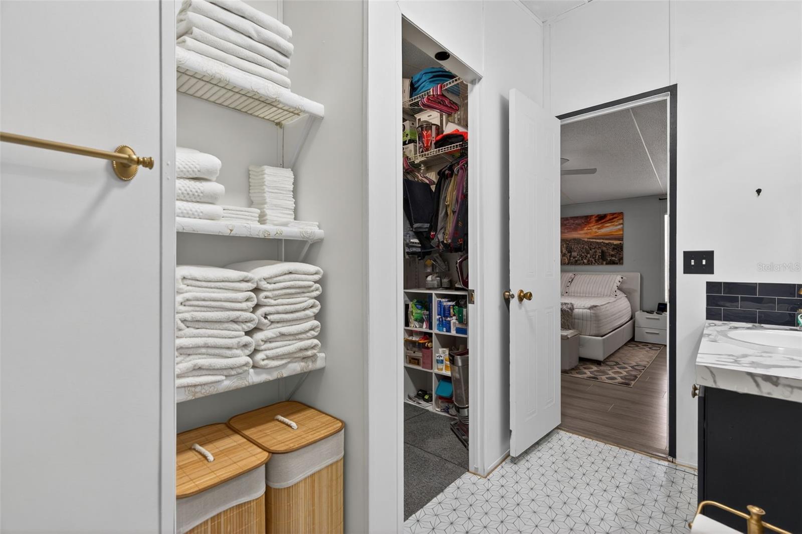 Image 18 of 39 For 16820 165th Avenue