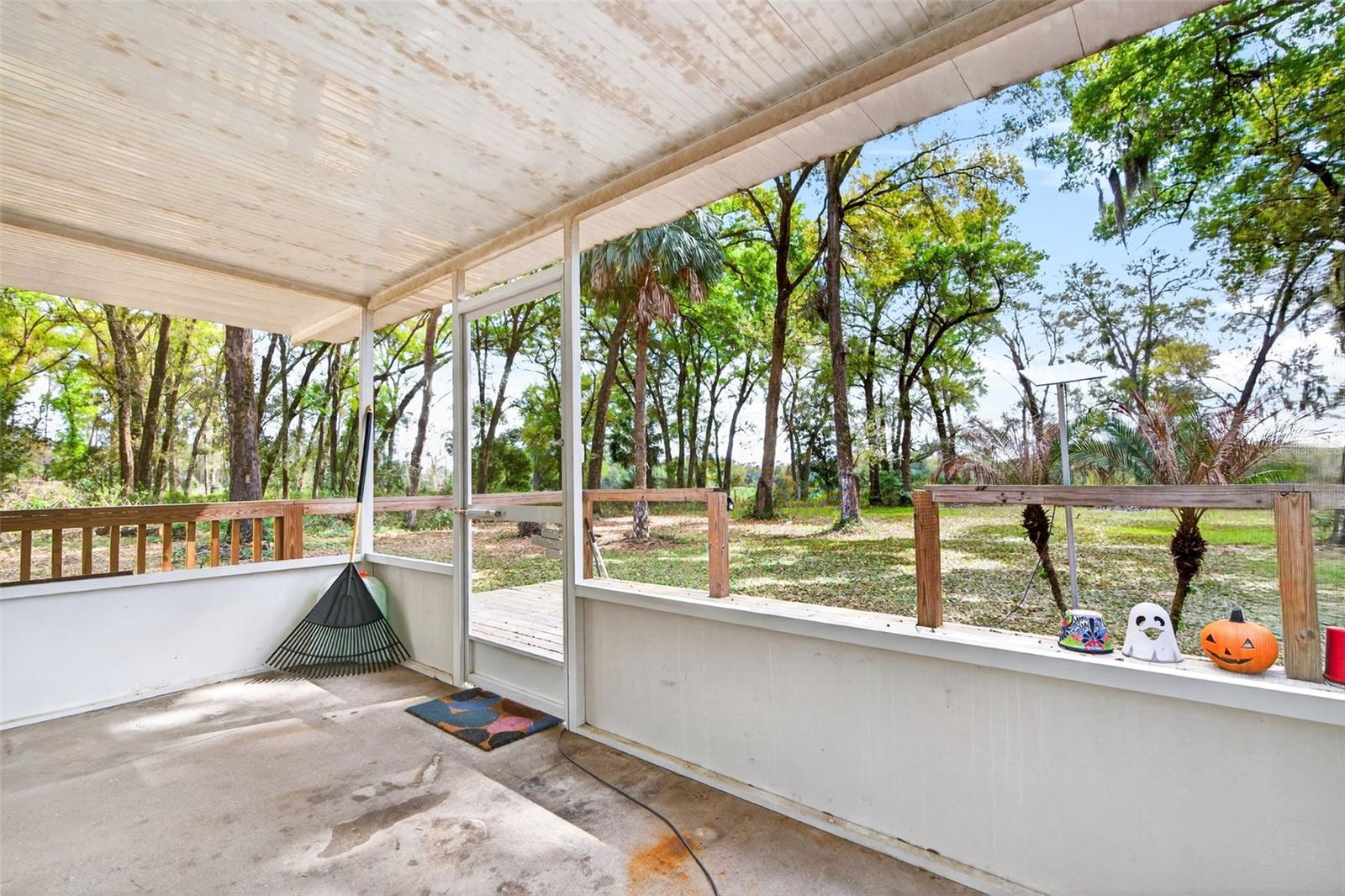 Image 26 of 39 For 16820 165th Avenue