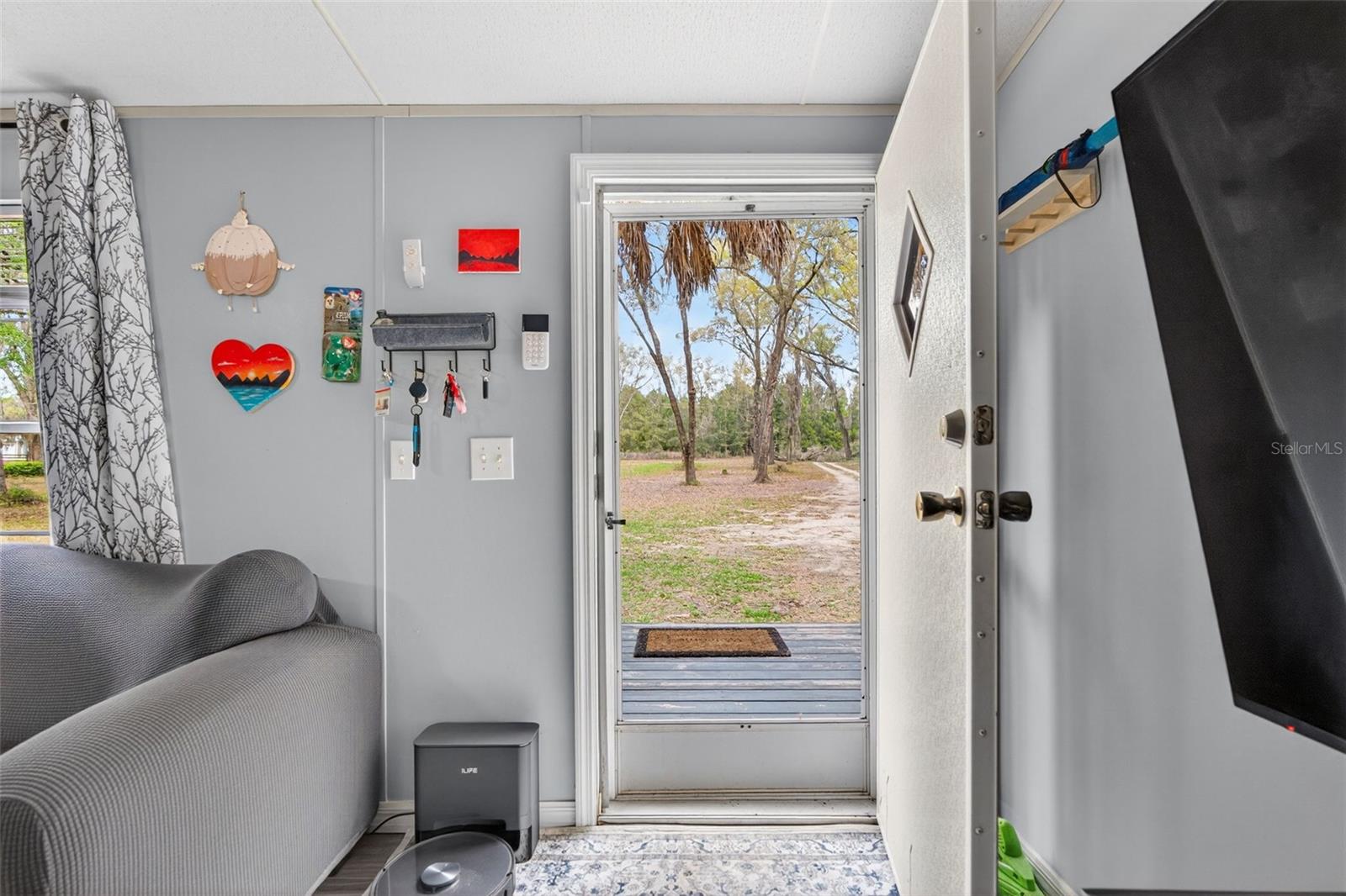 Image 5 of 39 For 16820 165th Avenue