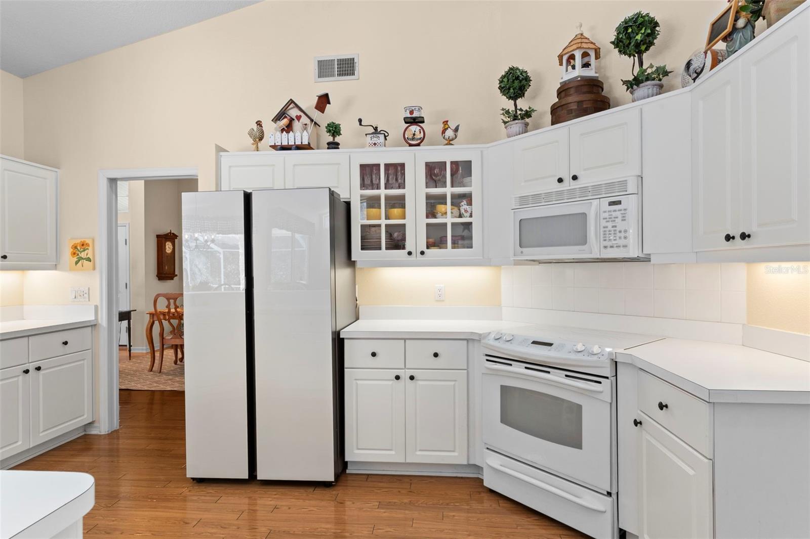 Listing photo id 17 for 13 Cupania Court