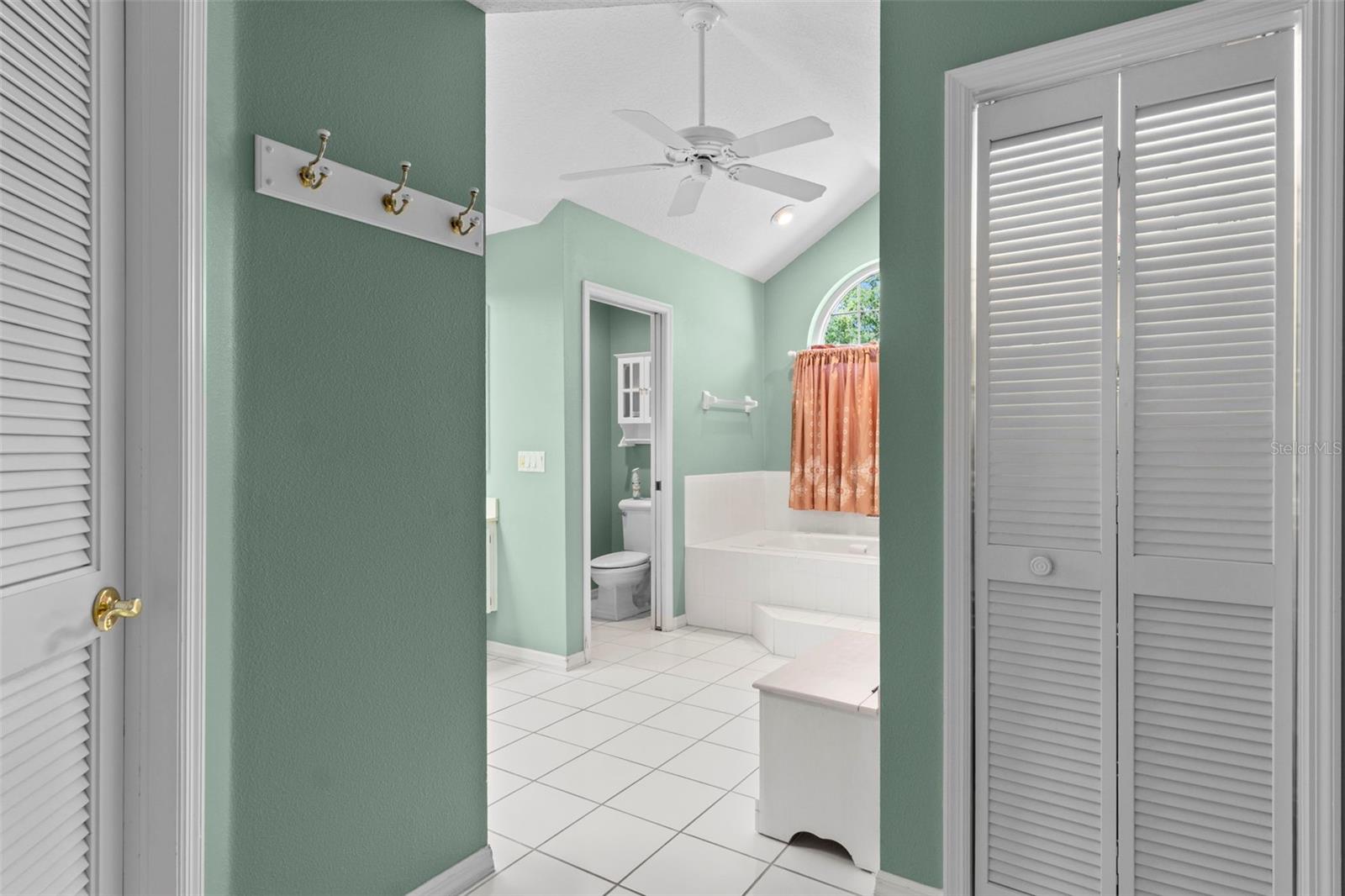 Listing photo id 21 for 13 Cupania Court