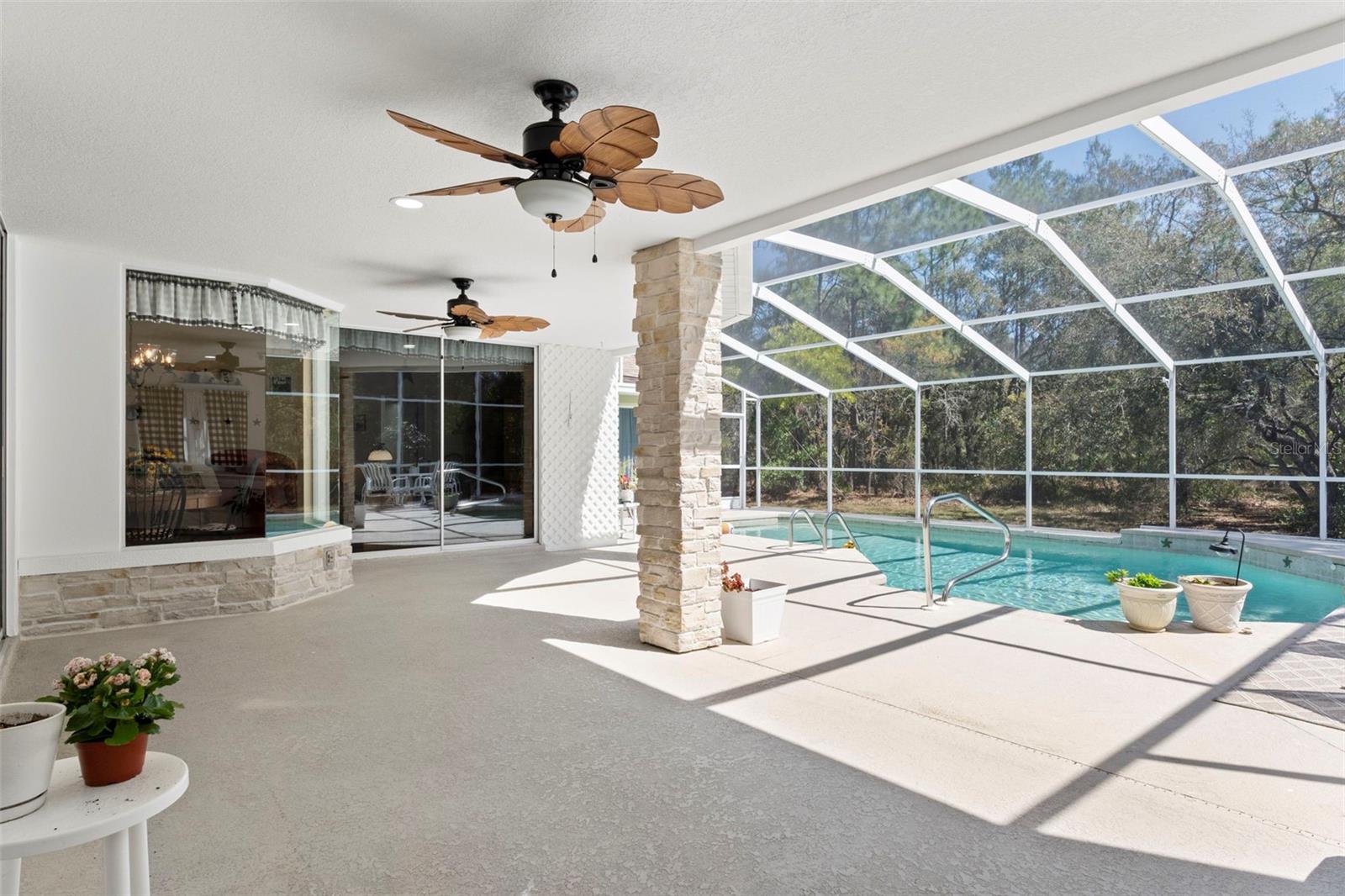 Listing photo id 32 for 13 Cupania Court