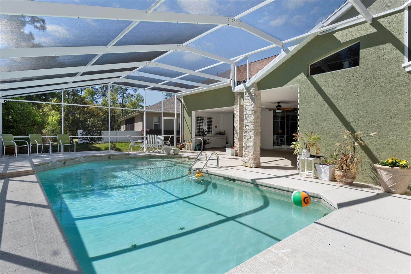 Listing photo id 35 for 13 Cupania Court