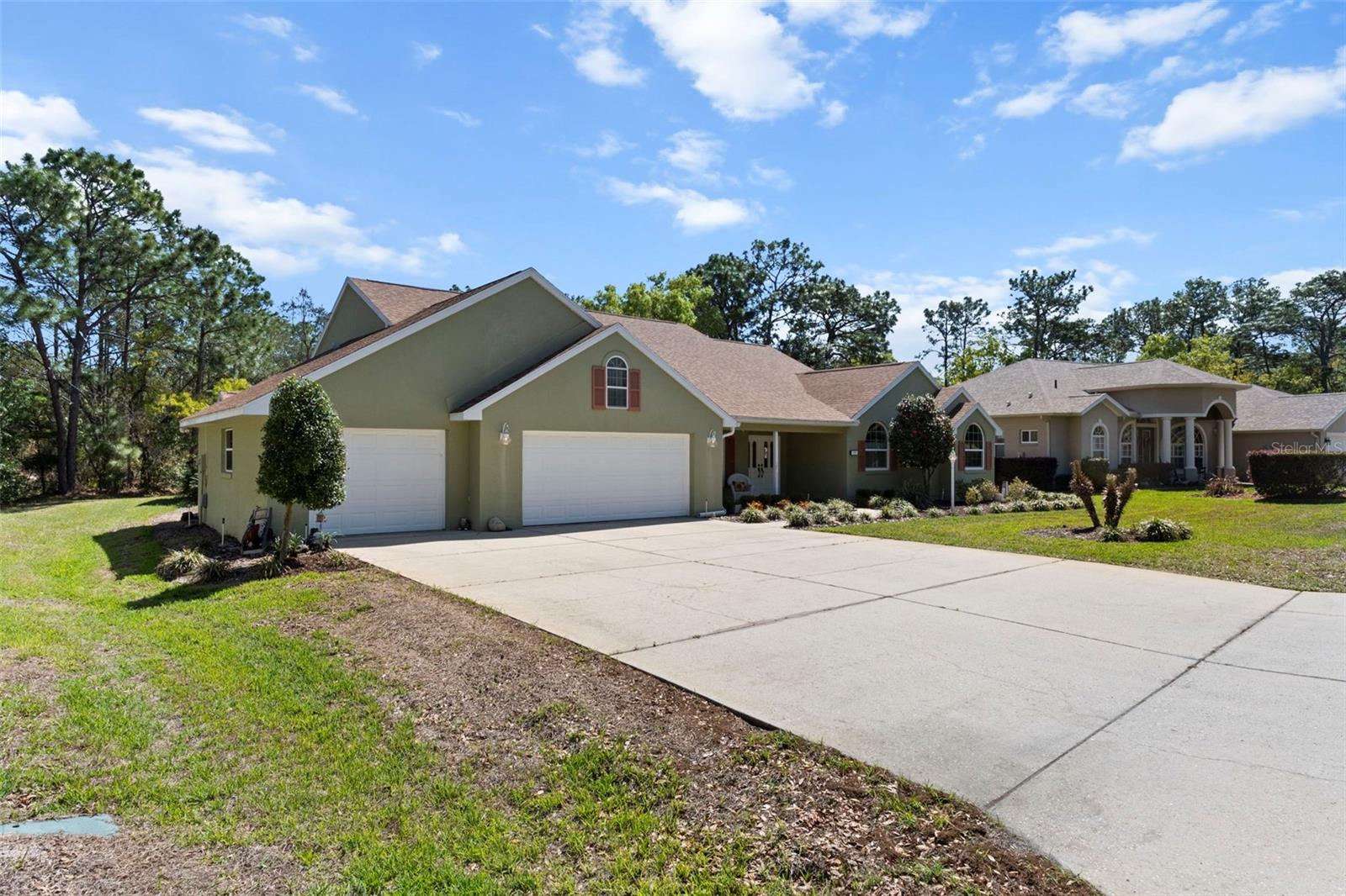 Listing photo id 46 for 13 Cupania Court