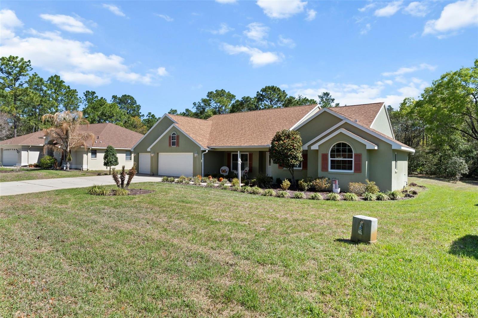 Listing photo id 47 for 13 Cupania Court