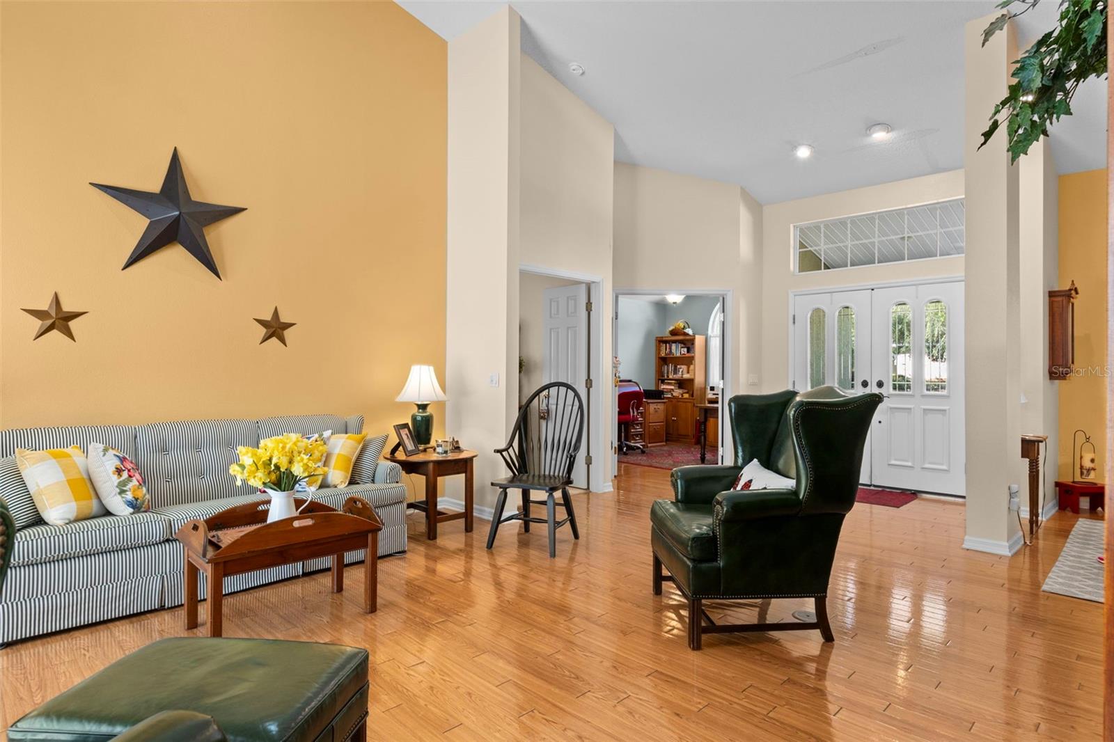 Listing photo id 7 for 13 Cupania Court