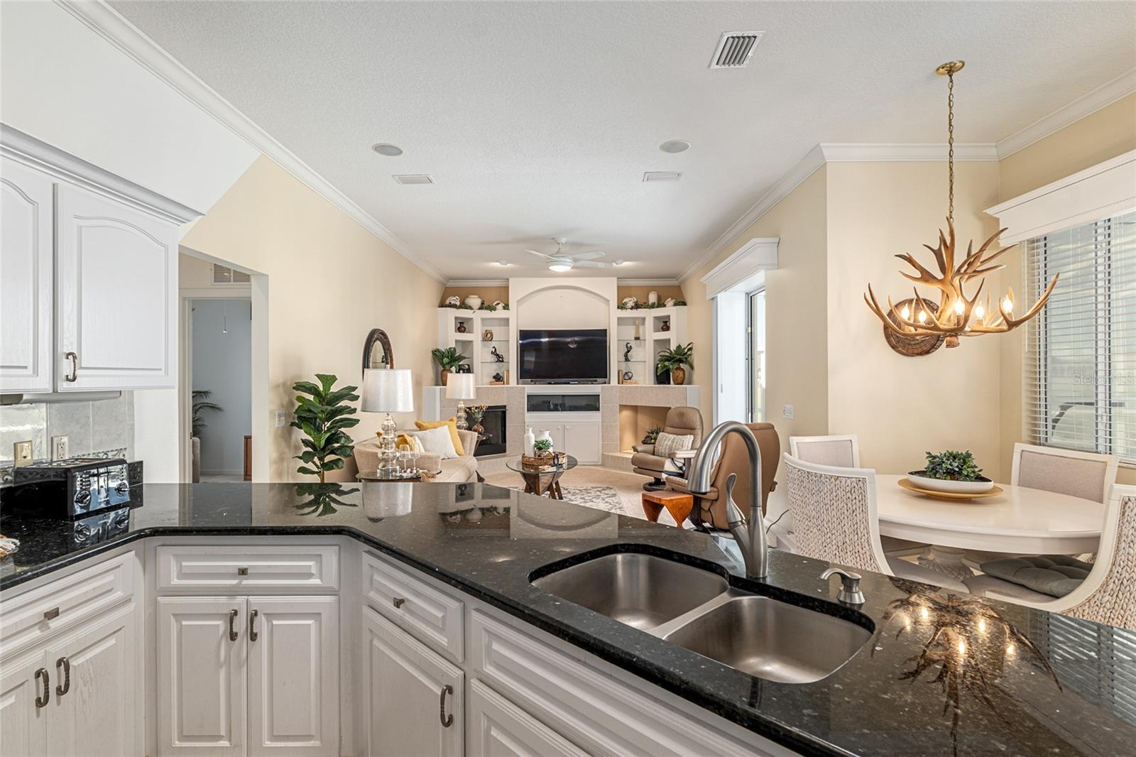 Image 37 of 91 For 5711 25th Loop