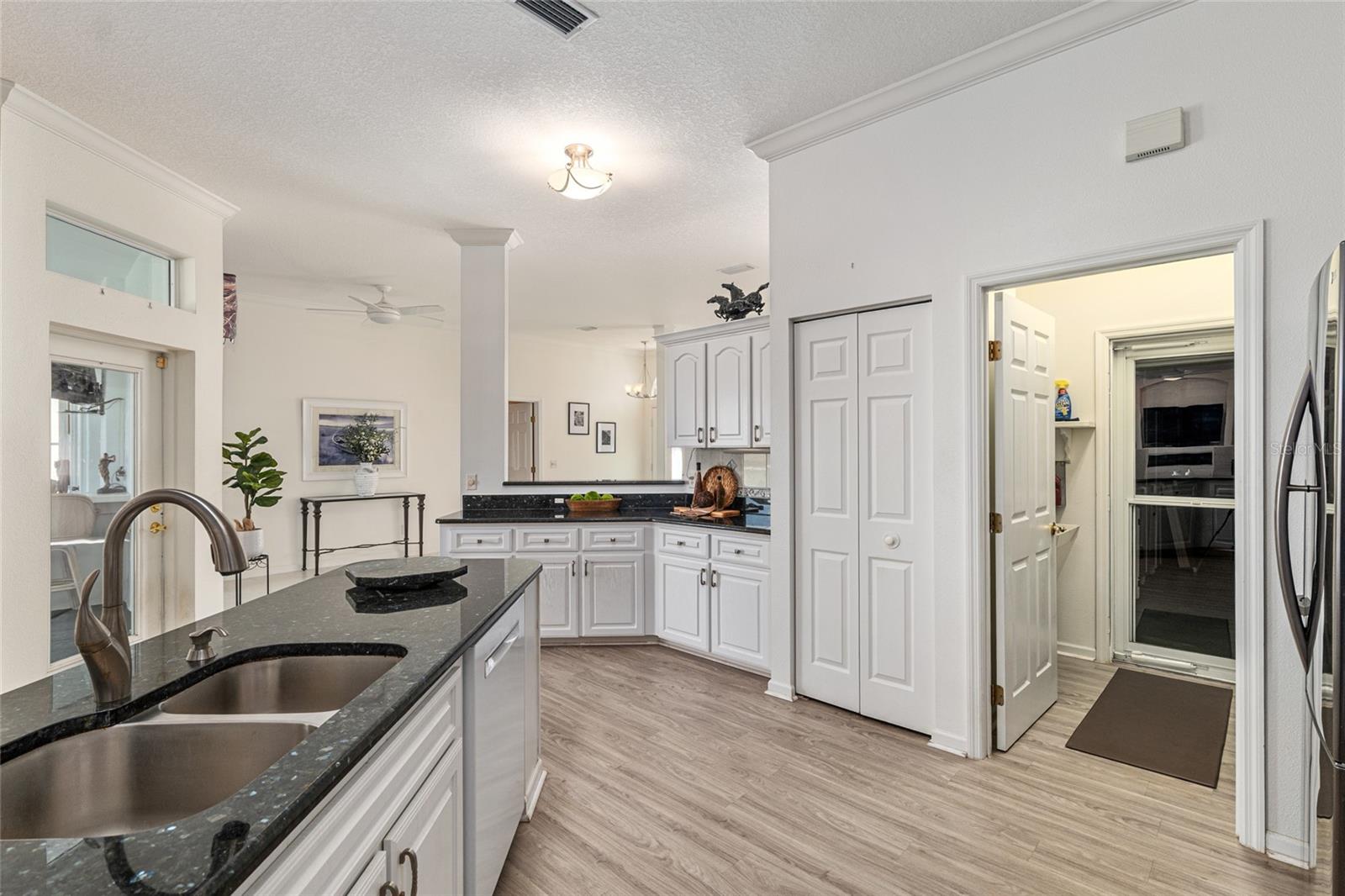 Image 38 of 91 For 5711 25th Loop