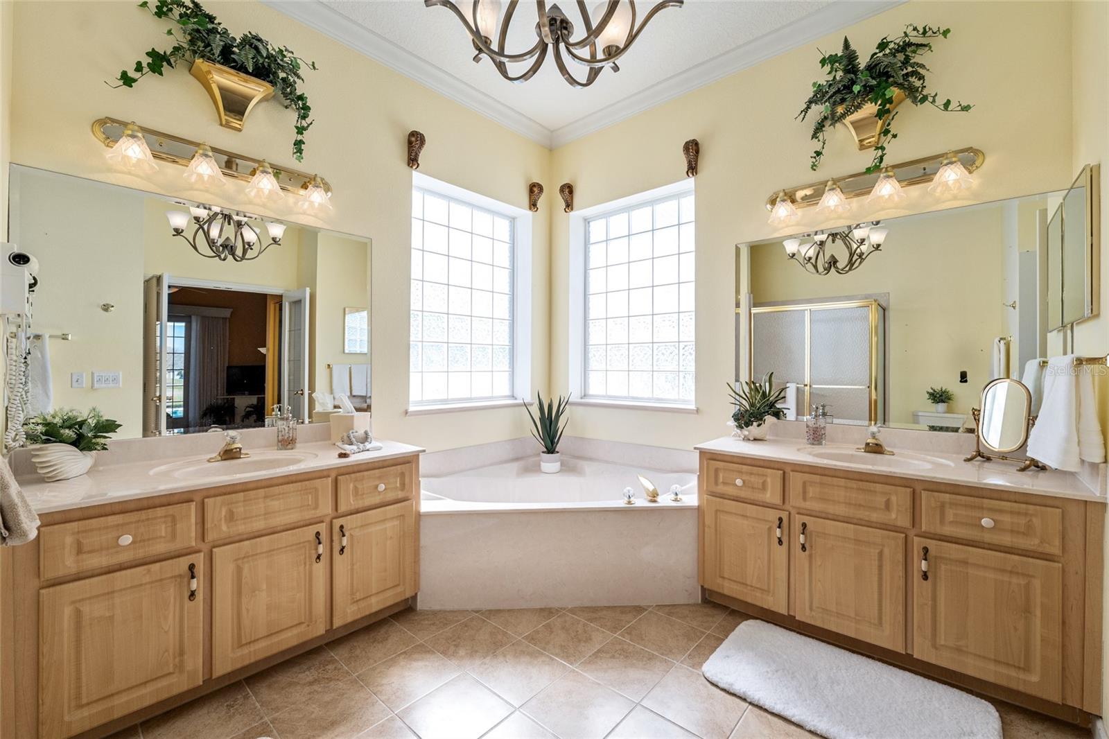 Image 47 of 91 For 5711 25th Loop