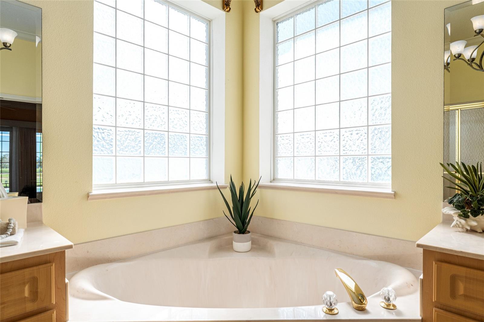 Image 49 of 91 For 5711 25th Loop