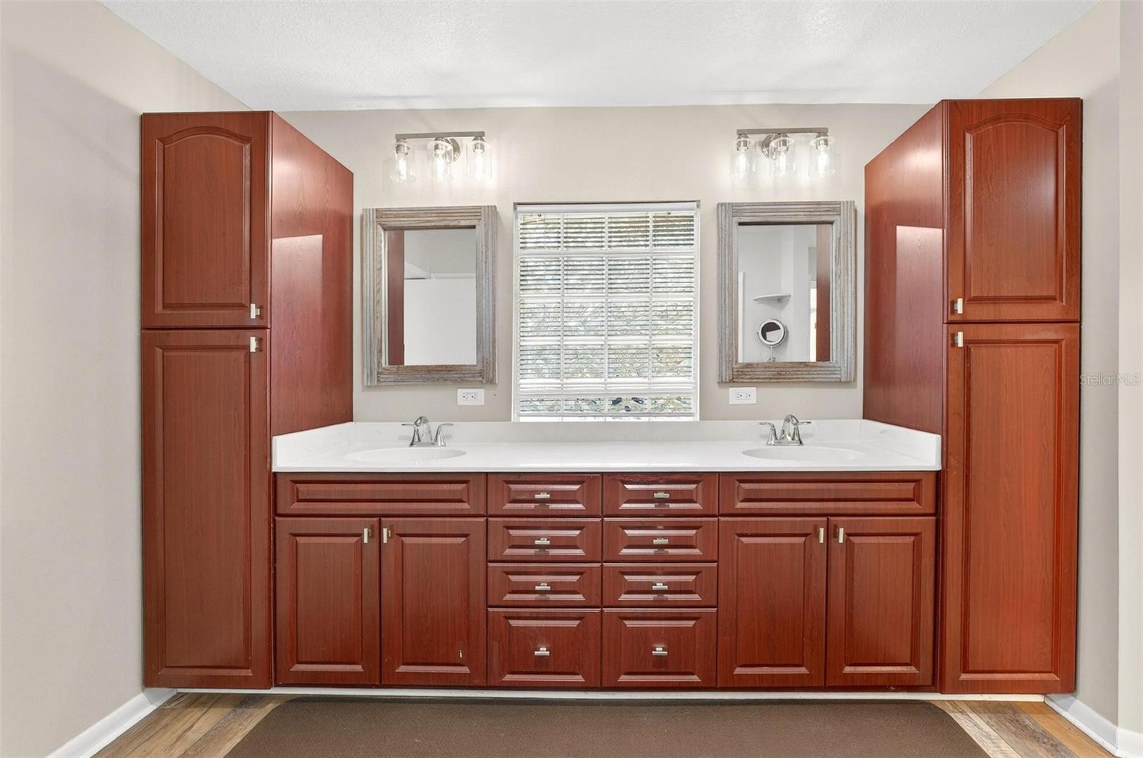 Image 34 of 100 For 12650 98th Lane