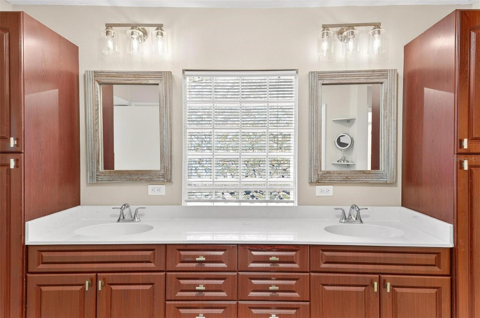 Image 35 of 100 For 12650 98th Lane